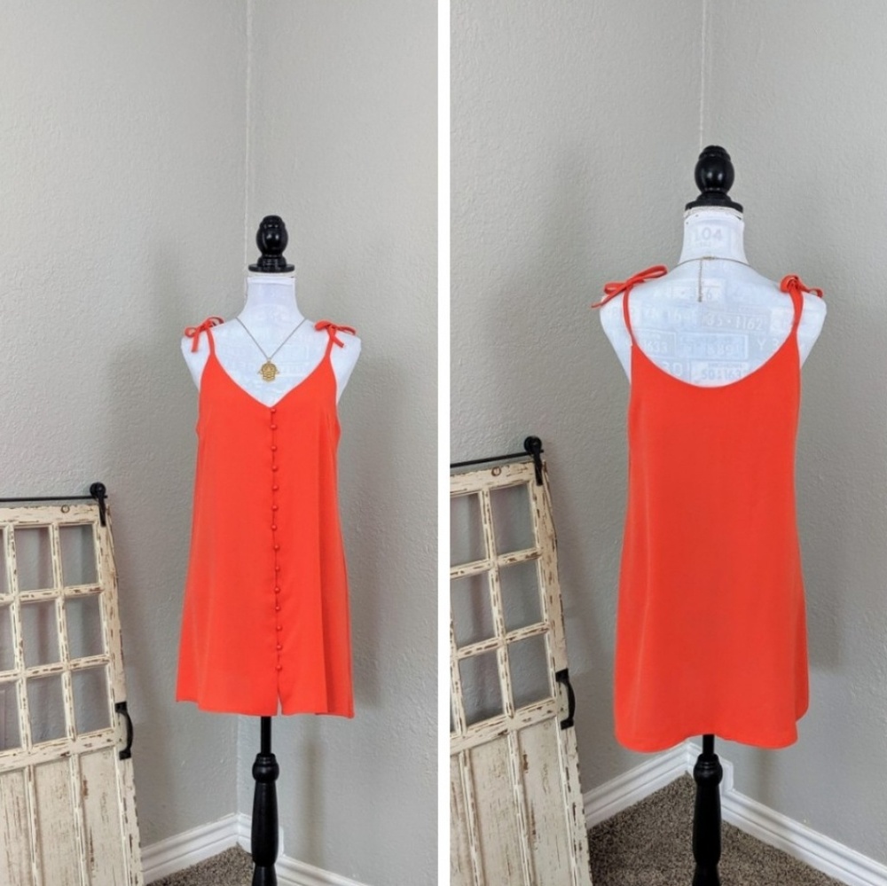 New Button up tie shoulder dress - Picture 2 of 8